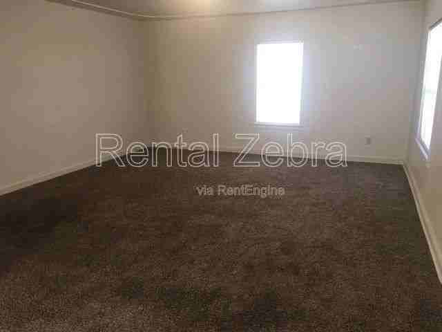 104 E Donna Dr - Photo 3 of 10