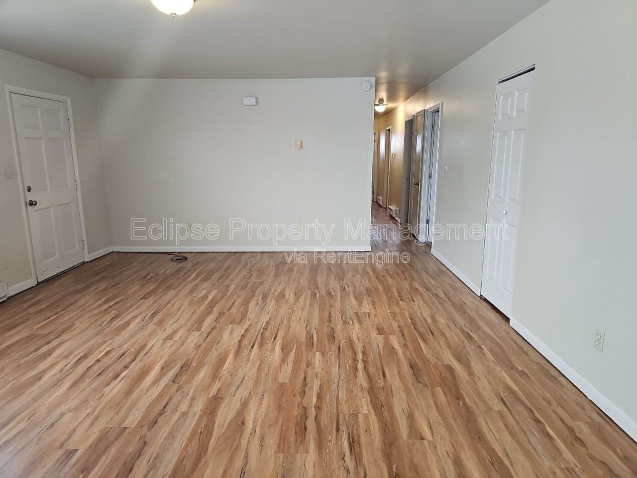 2644 Clark St - Photo 4 of 18