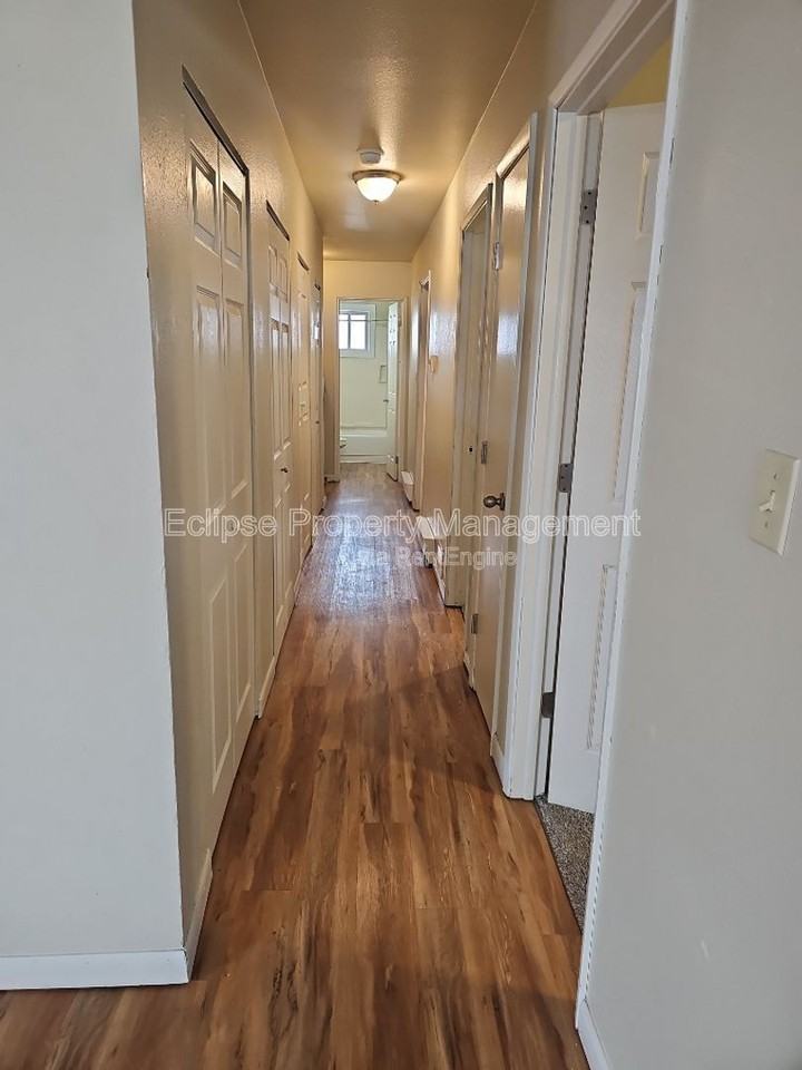 2644 Clark St - Photo 7 of 18