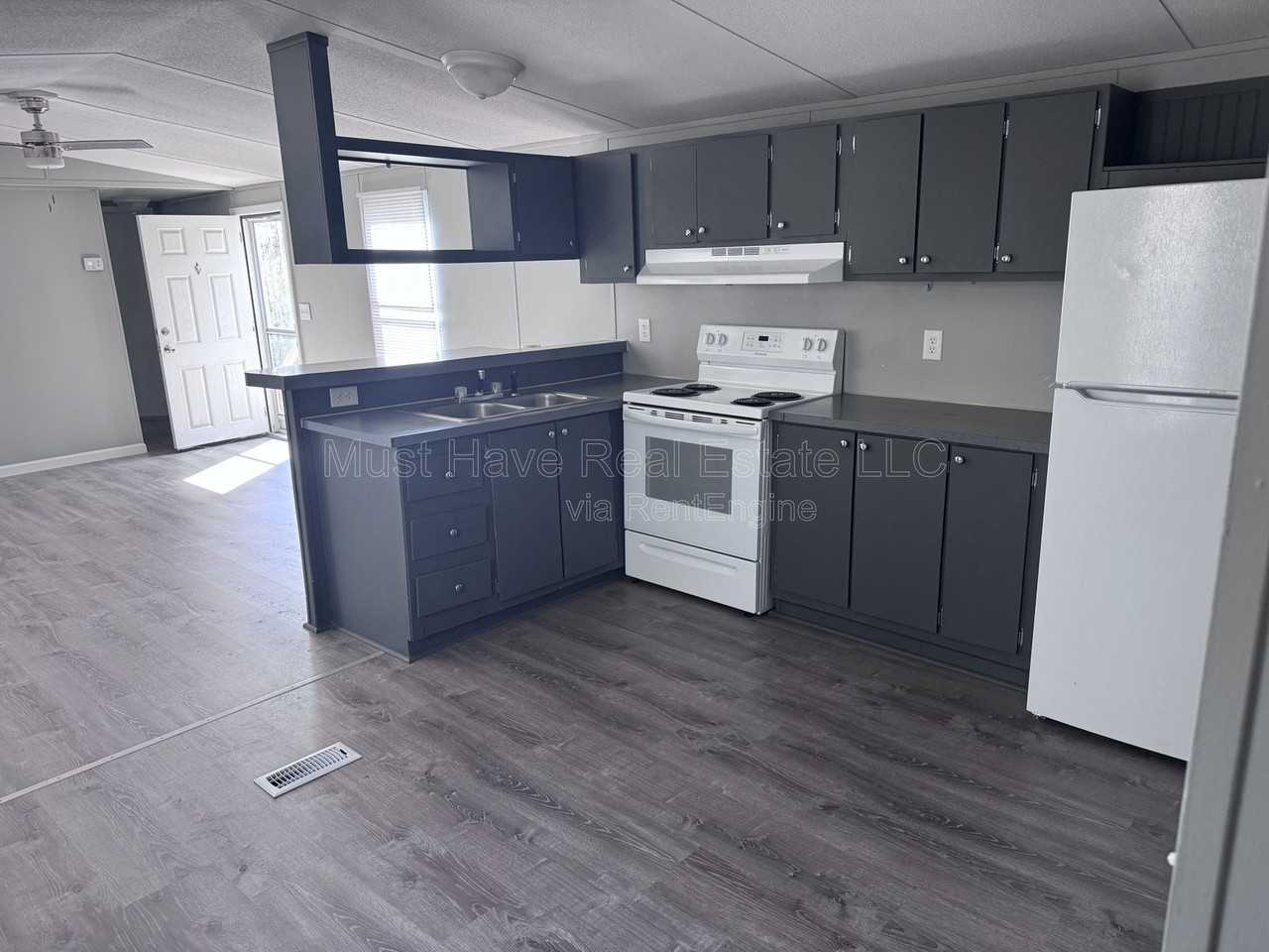 4200 S Caldwell Mobile Home Park #15 - Photo 2 of 7