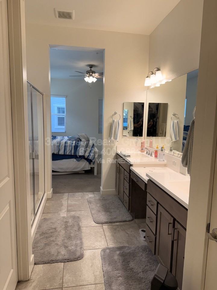 21045 W Sunrise Ln - Photo 6 of 13