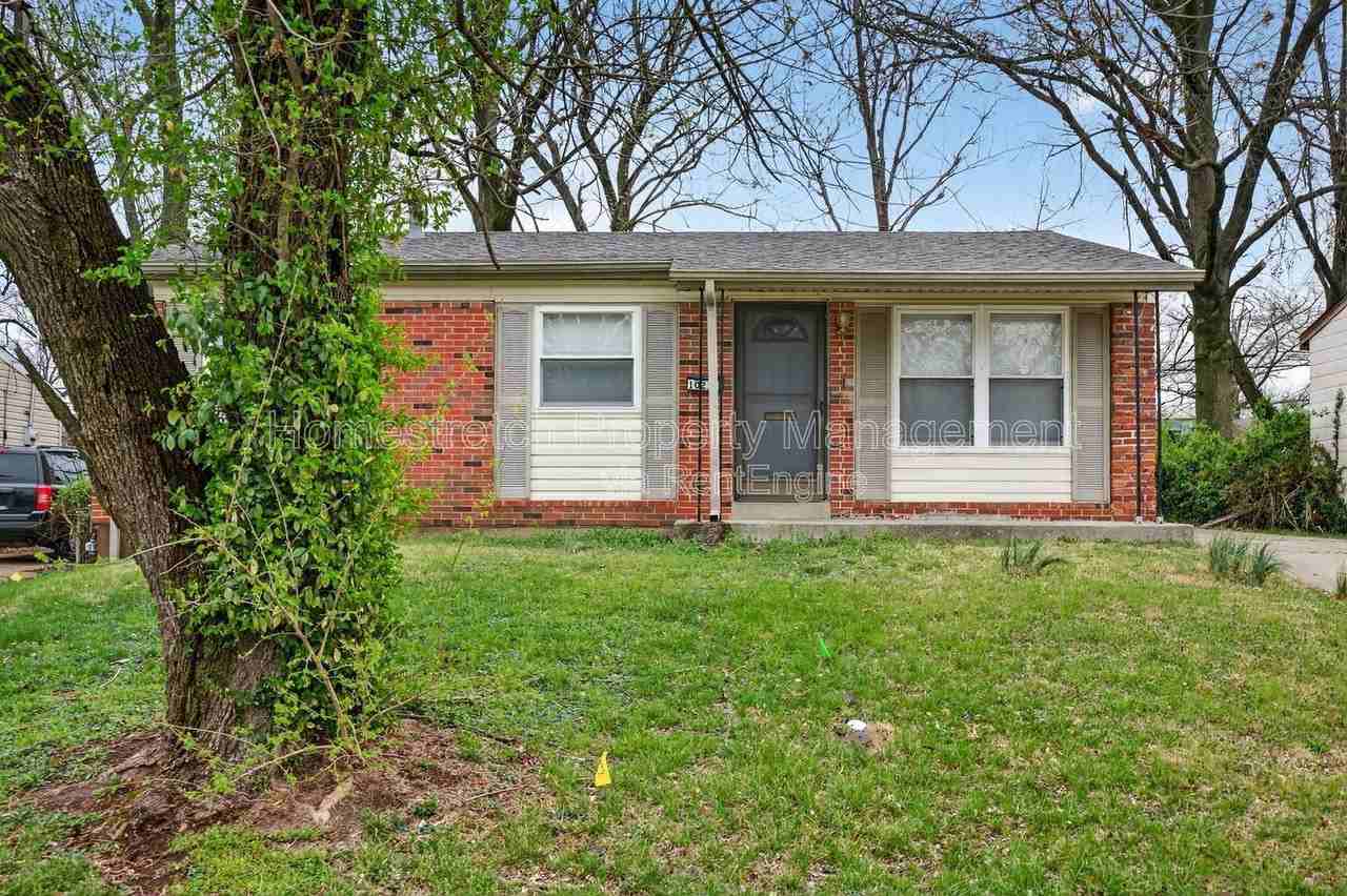 10216 Royal Dr - Photo 2 of 27