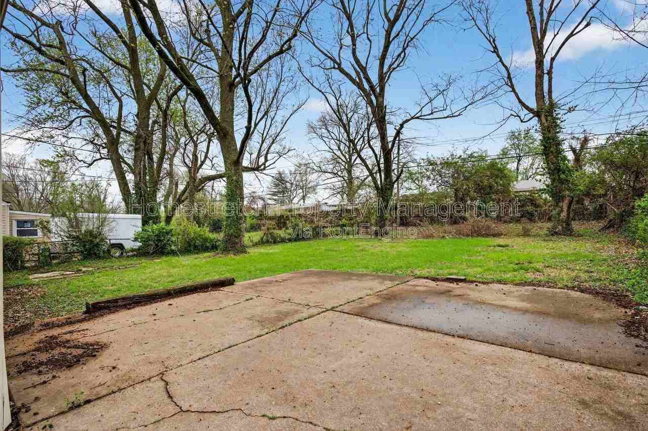 10216 Royal Dr - Photo 6 of 27