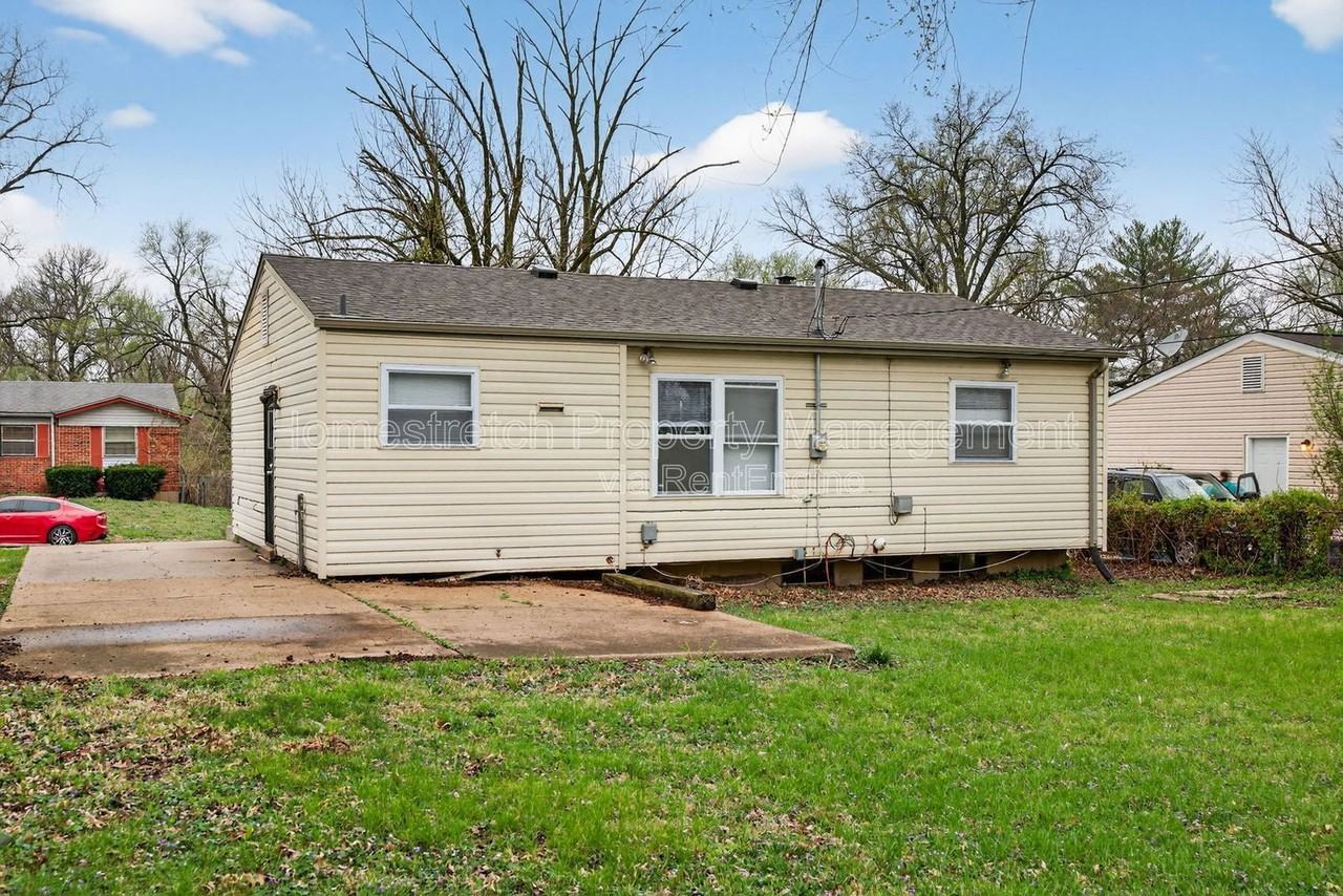 10216 Royal Dr - Photo 7 of 27