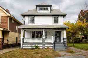 featured image of 9711 Parmelee Ave