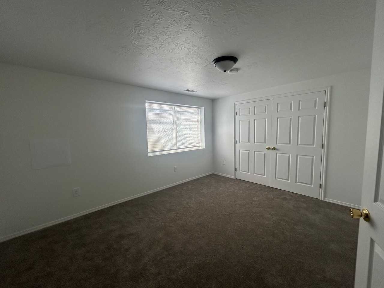 182 N 50 E - Photo 4 of 11