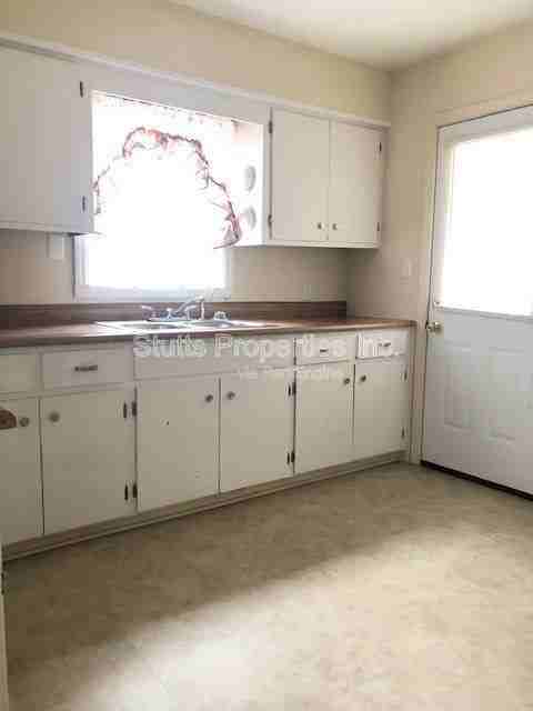 1938 Shade Ave - Photo 6 of 21