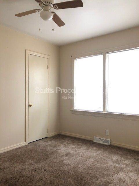 1938 Shade Ave - Photo 7 of 13