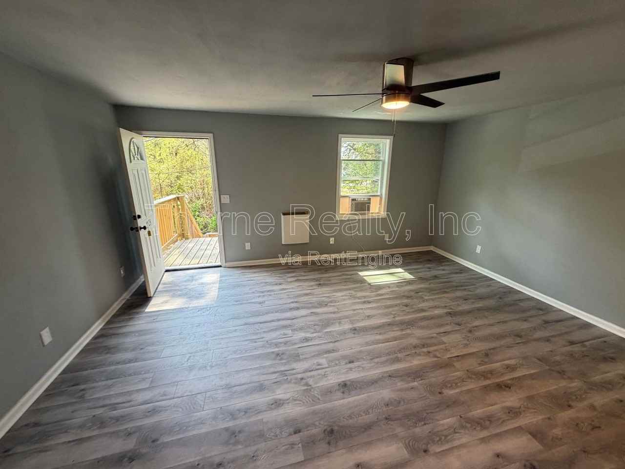 1129 E Grand Ave - Photo 4 of 11