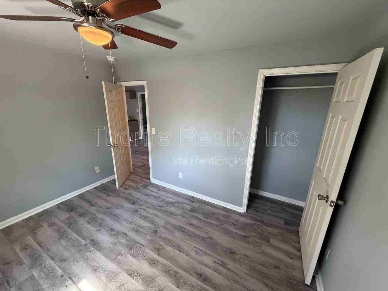 1129 E Grand Ave - Photo 5 of 11