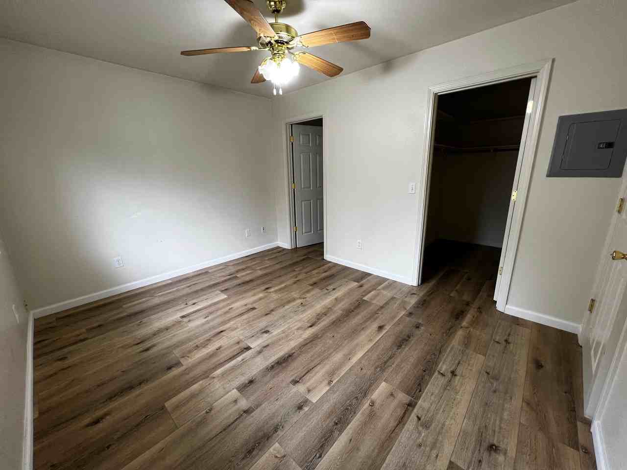 305 Woodcrest Way #1 - Photo 7 of 10