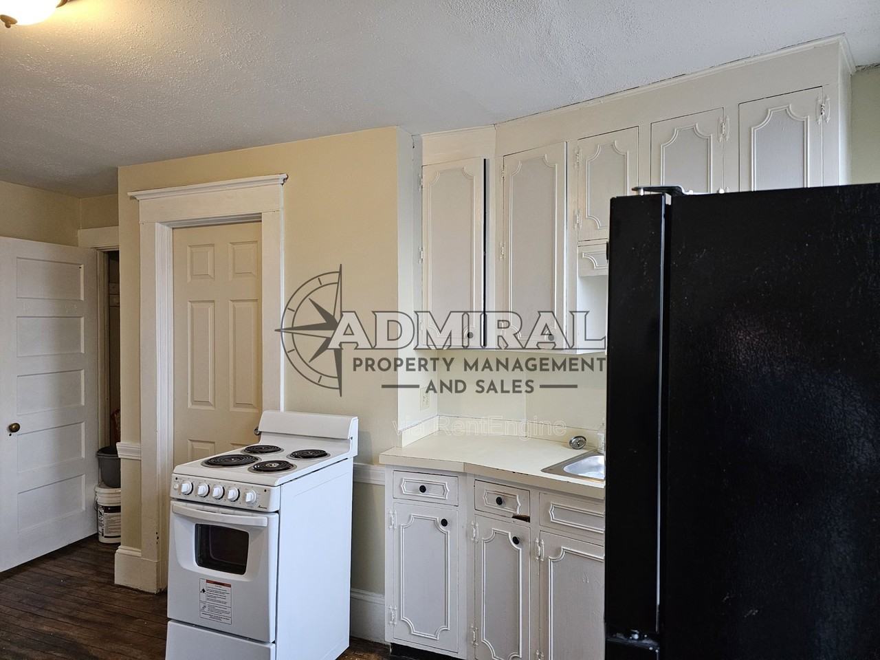 42 N Main St #3 - Photo 4 of 9