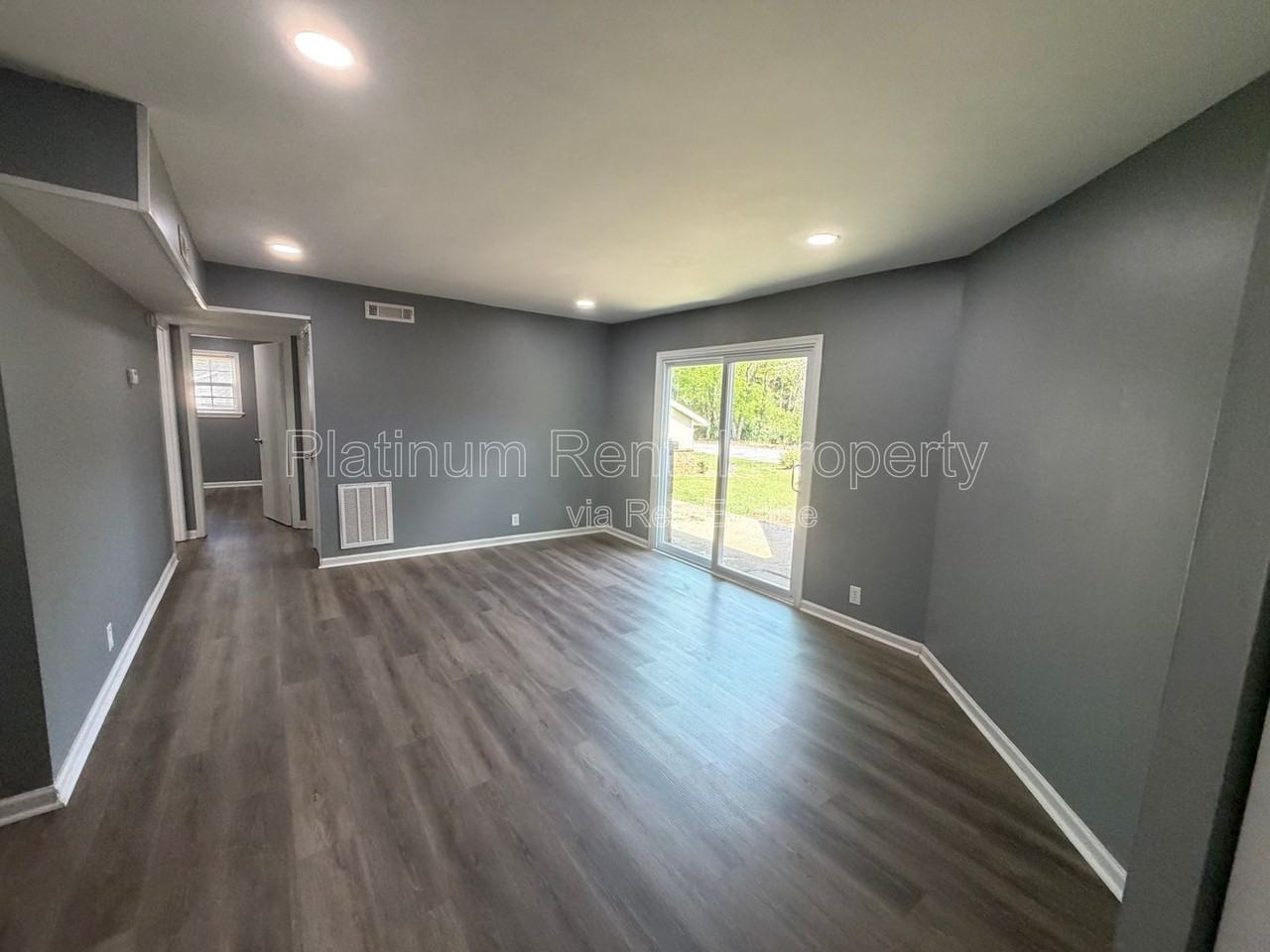 1492 Waverly Way #B3 - Photo 7 of 19