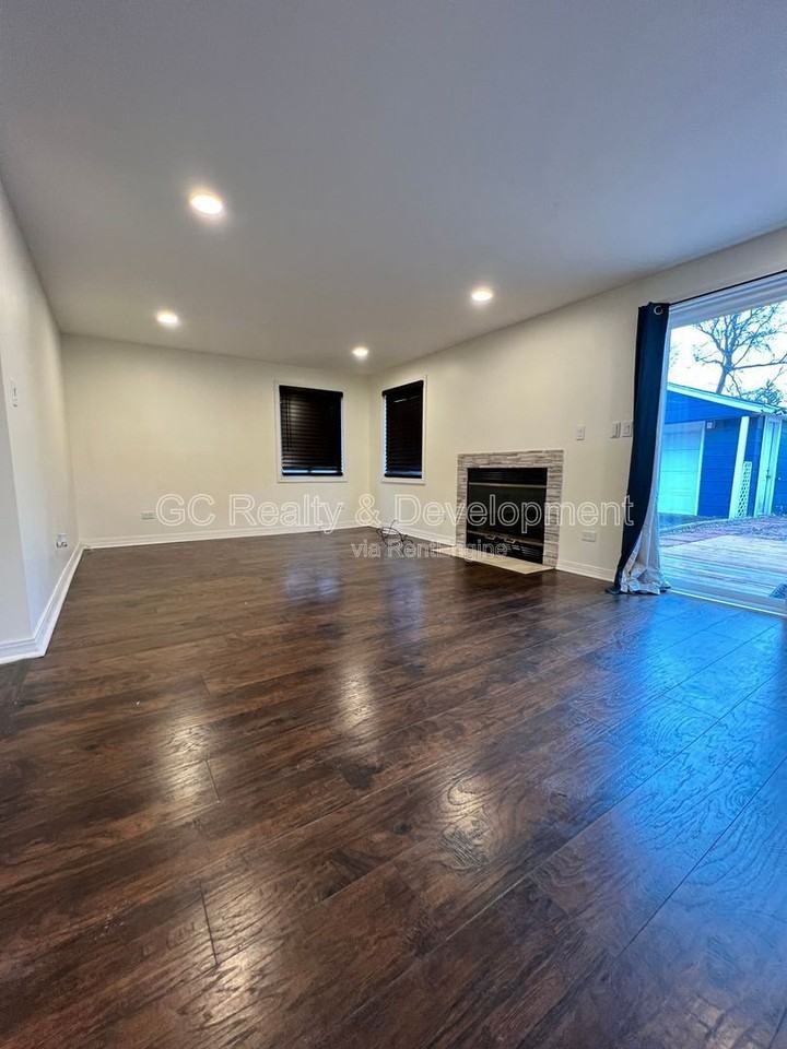 565 Kingman Ln - Photo 6 of 18