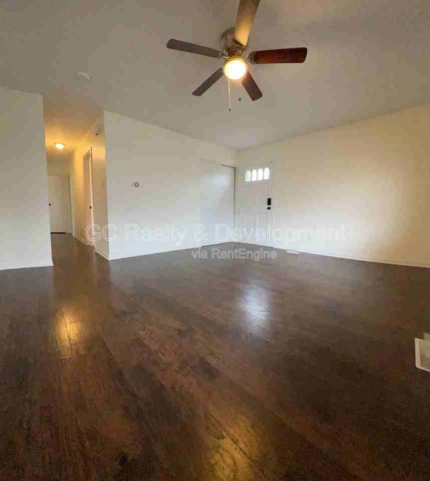 565 Kingman Ln - Photo 7 of 18