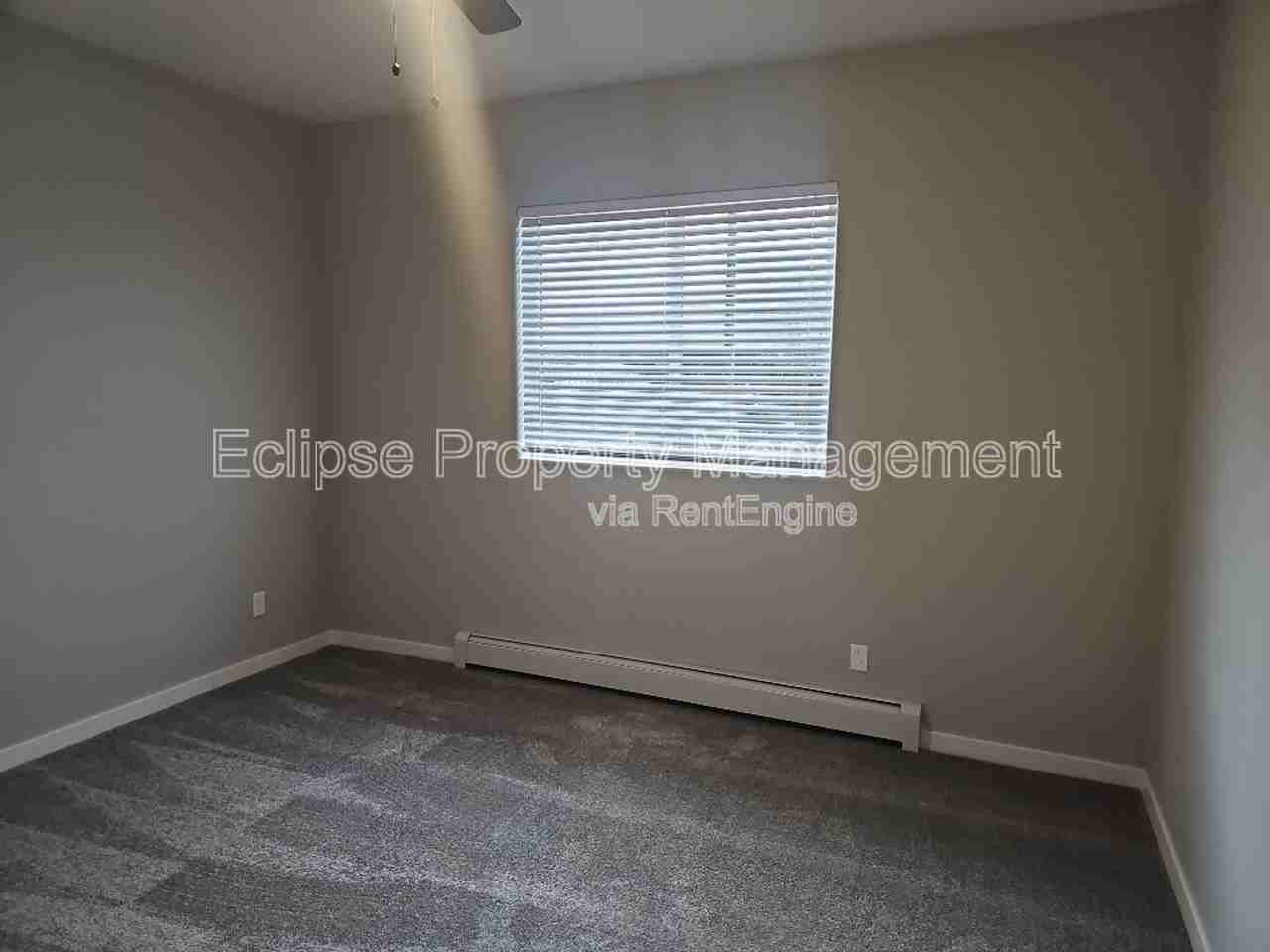 525 Washington Ave - Photo 4 of 17