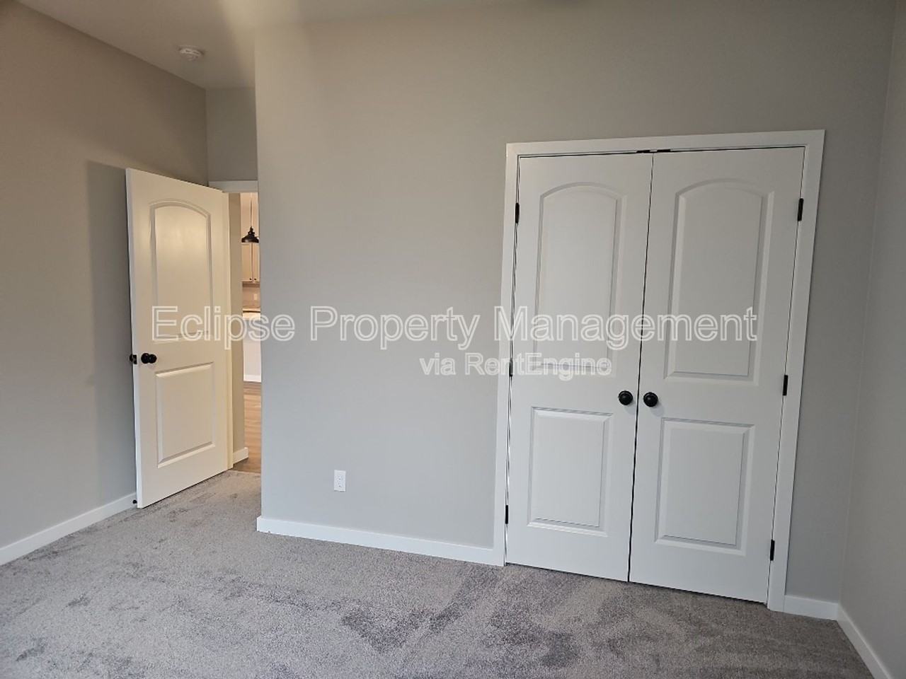 525 Washington Ave - Photo 6 of 17
