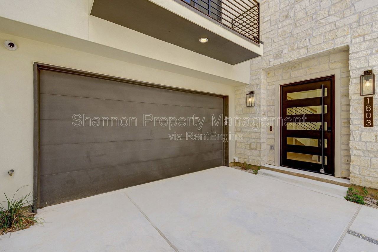 1803 Dunlavy St - Photo 4 of 39