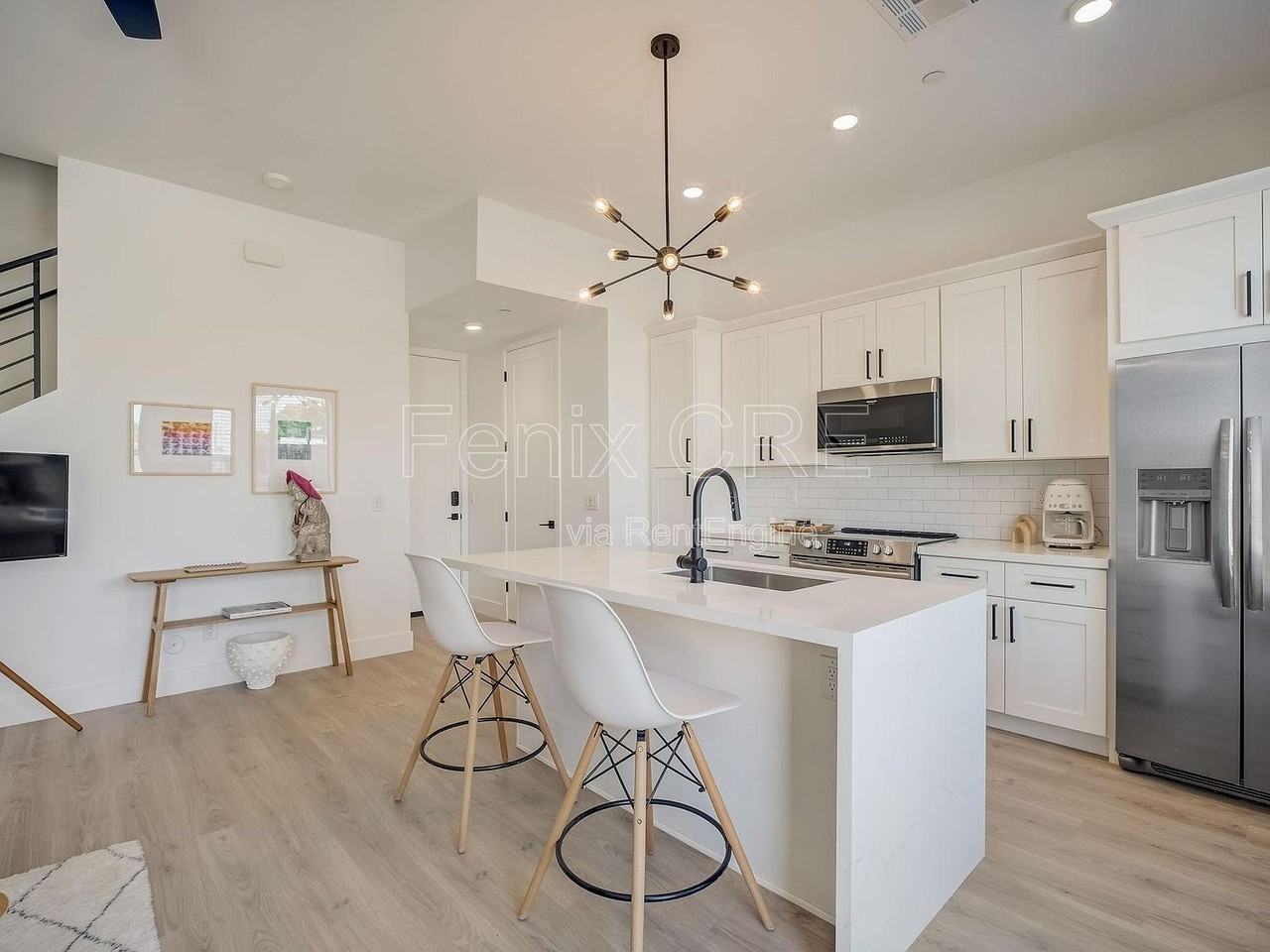 775 W Coolidge St #6 - Photo 3 of 39