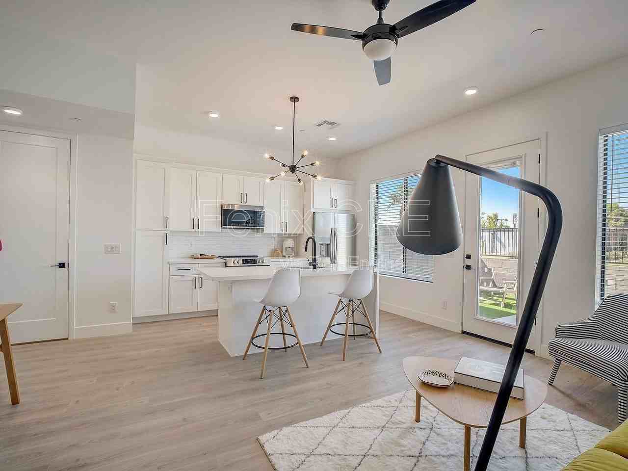 775 W Coolidge St #6 - Photo 4 of 39