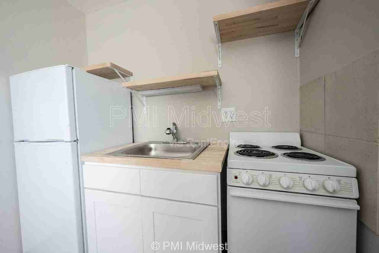 2215 E 56th St #20 - Photo 5 of 13