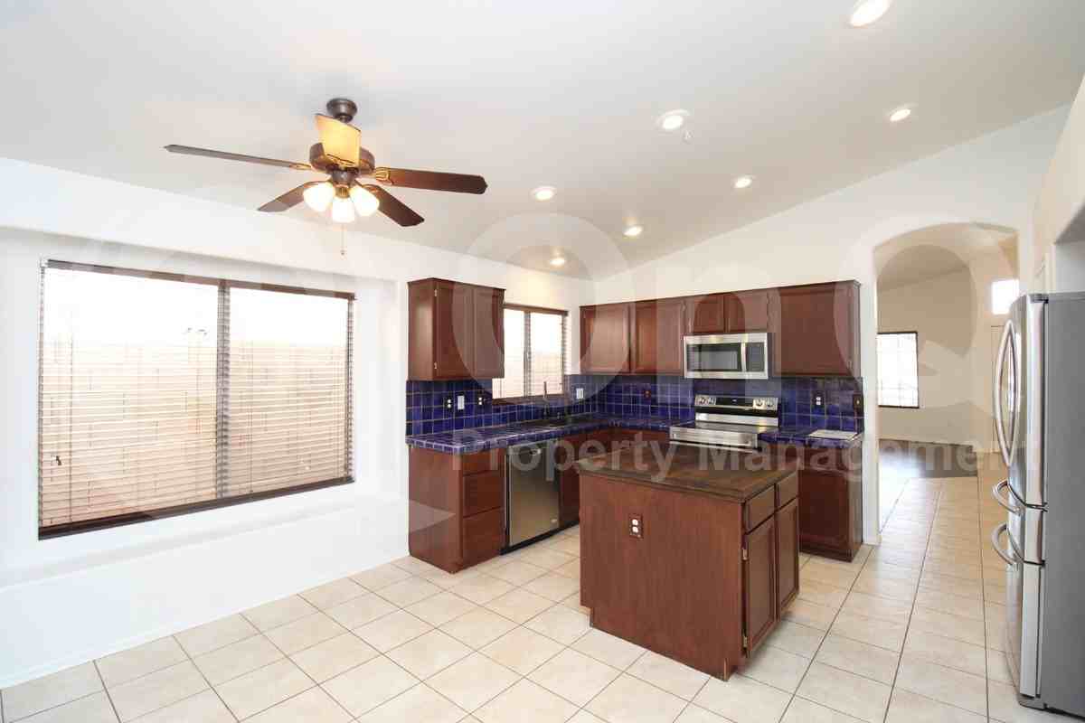 5184 W Geronimo St - Photo 5 of 24