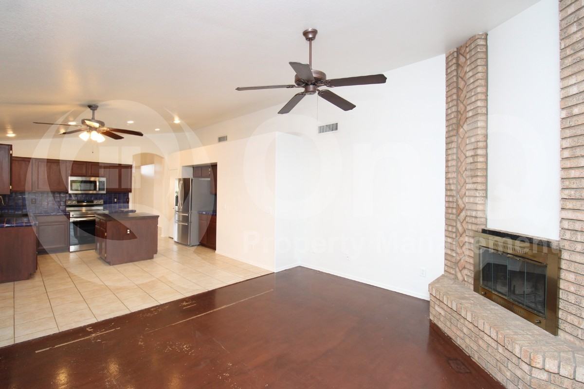 5184 W Geronimo St - Photo 7 of 24