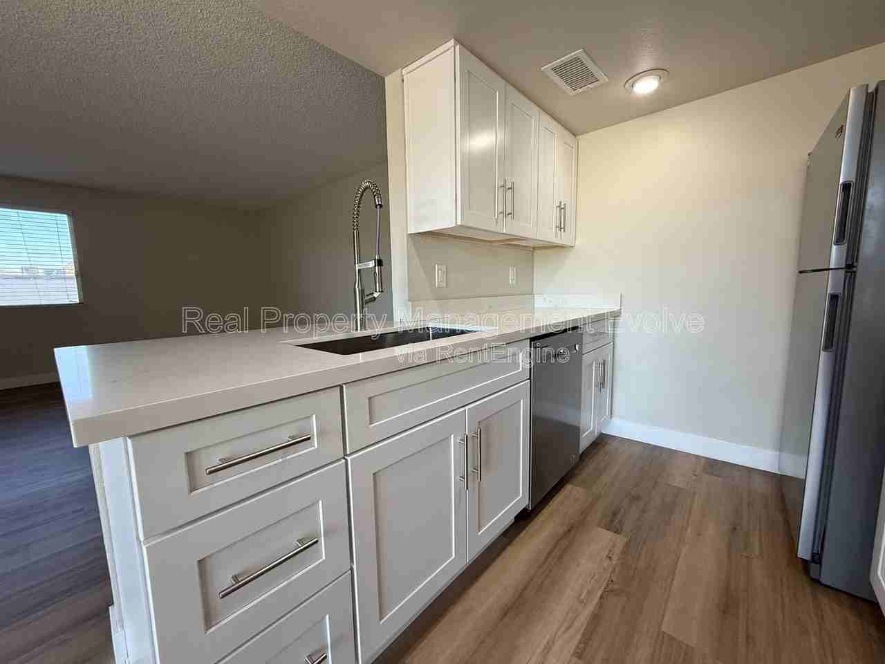 828 E Joan D Arc Ave - Photo 7 of 16