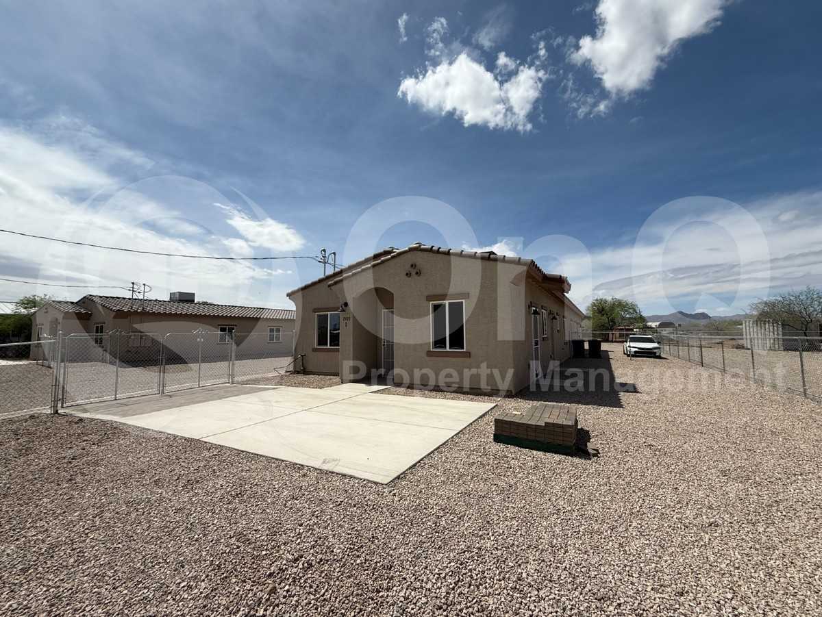 1595 N Yavapai St #1 - Photo 2 of 15