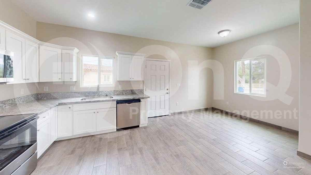 1595 N Yavapai St #1 - Photo 5 of 15