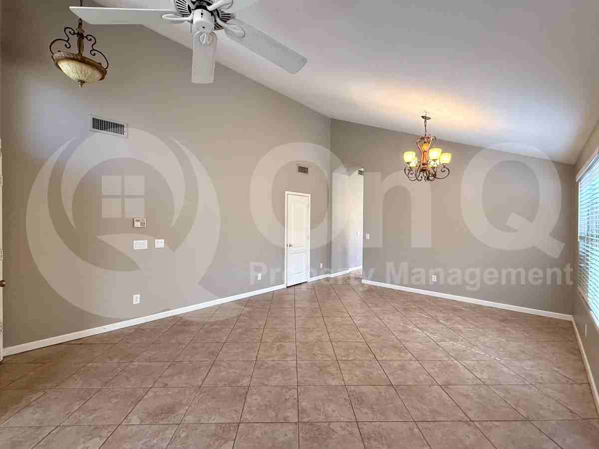 1788 E Toledo St - Photo 4 of 26