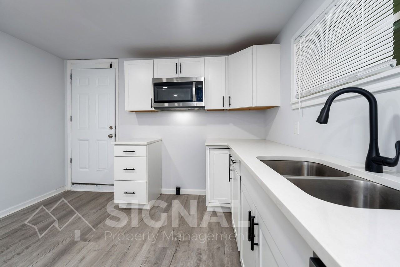 430 Laird Ave - Photo 6 of 28