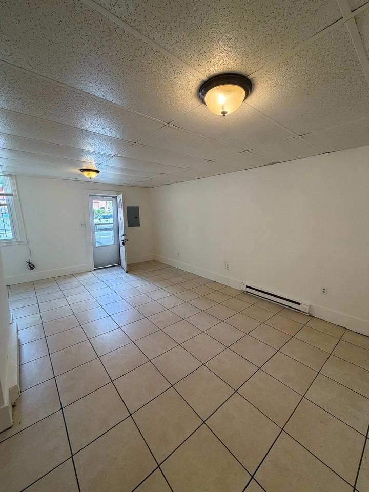 38 Conestoga St - Photo 5 of 16