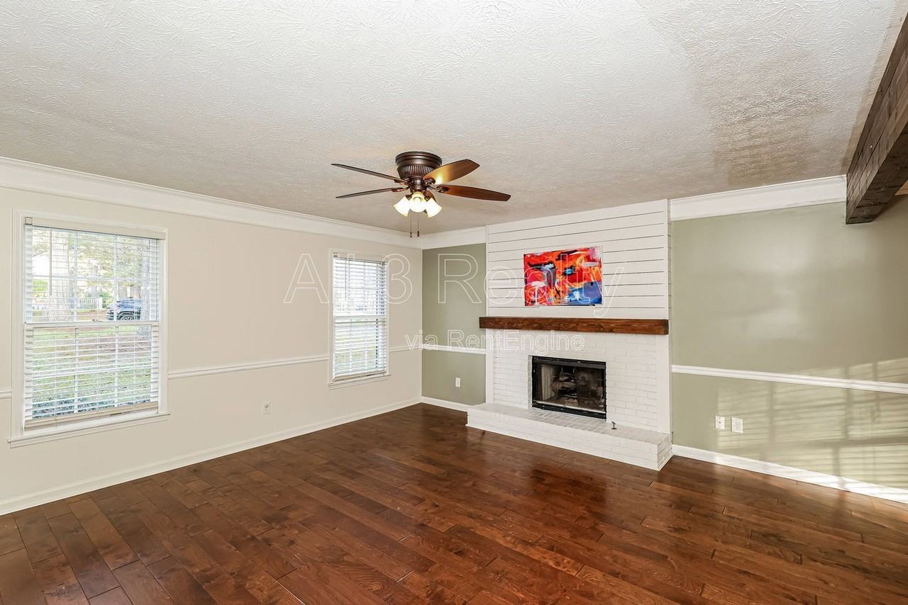 721 Mattan Pt - Photo 3 of 20