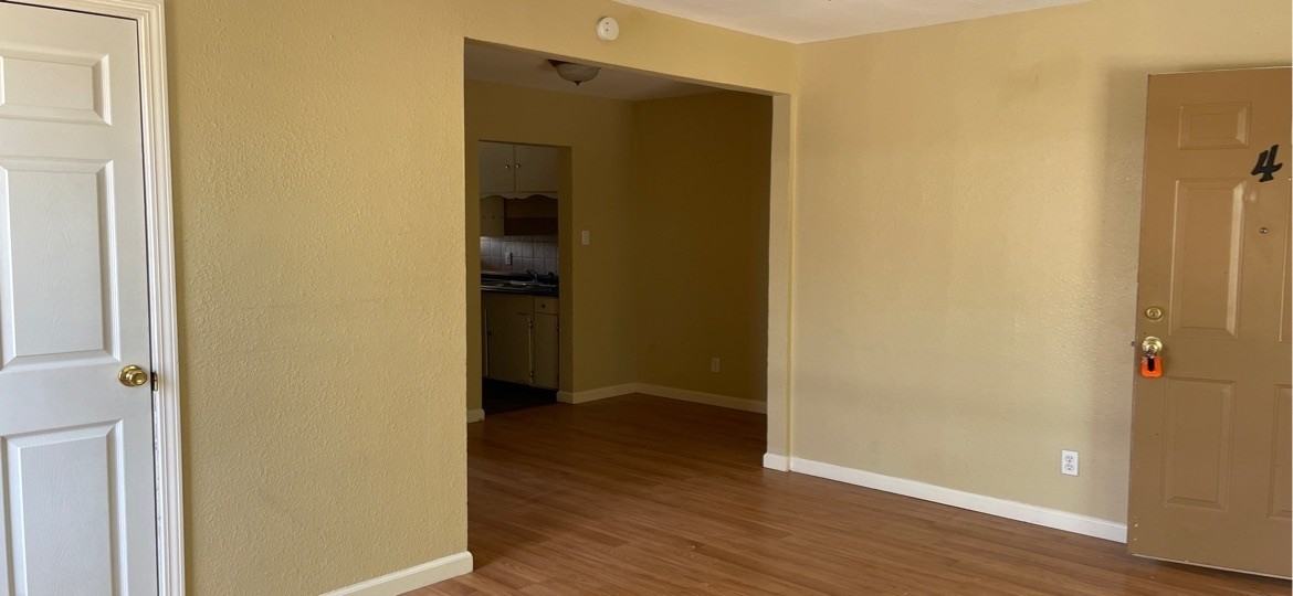 817 Ohio Ave #4 - Photo 5 of 13