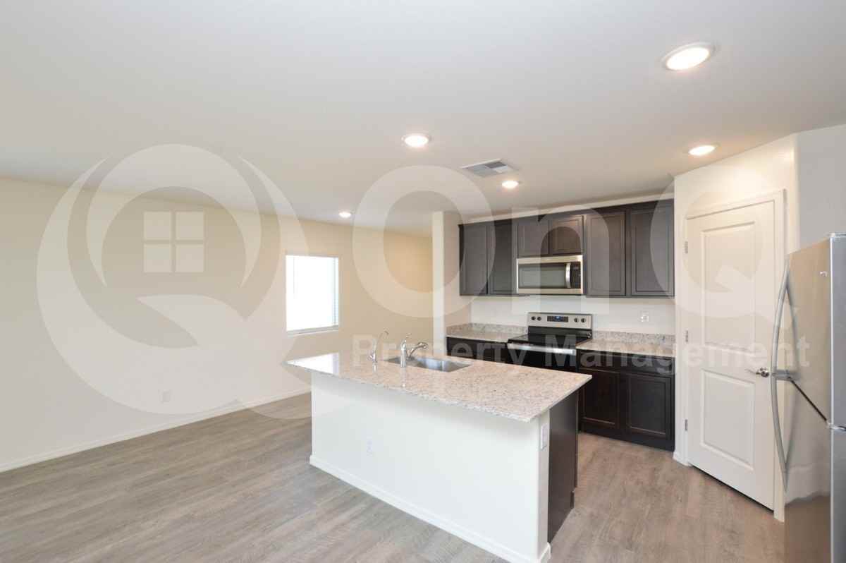 2481 N Mcdonald Ln - Photo 3 of 21