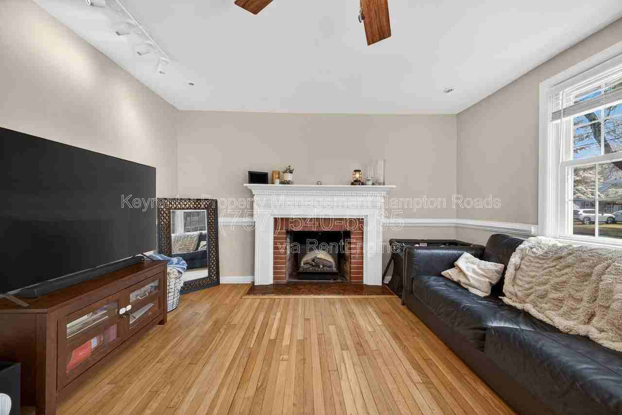 1620 Melrose Pkwy - Photo 4 of 25