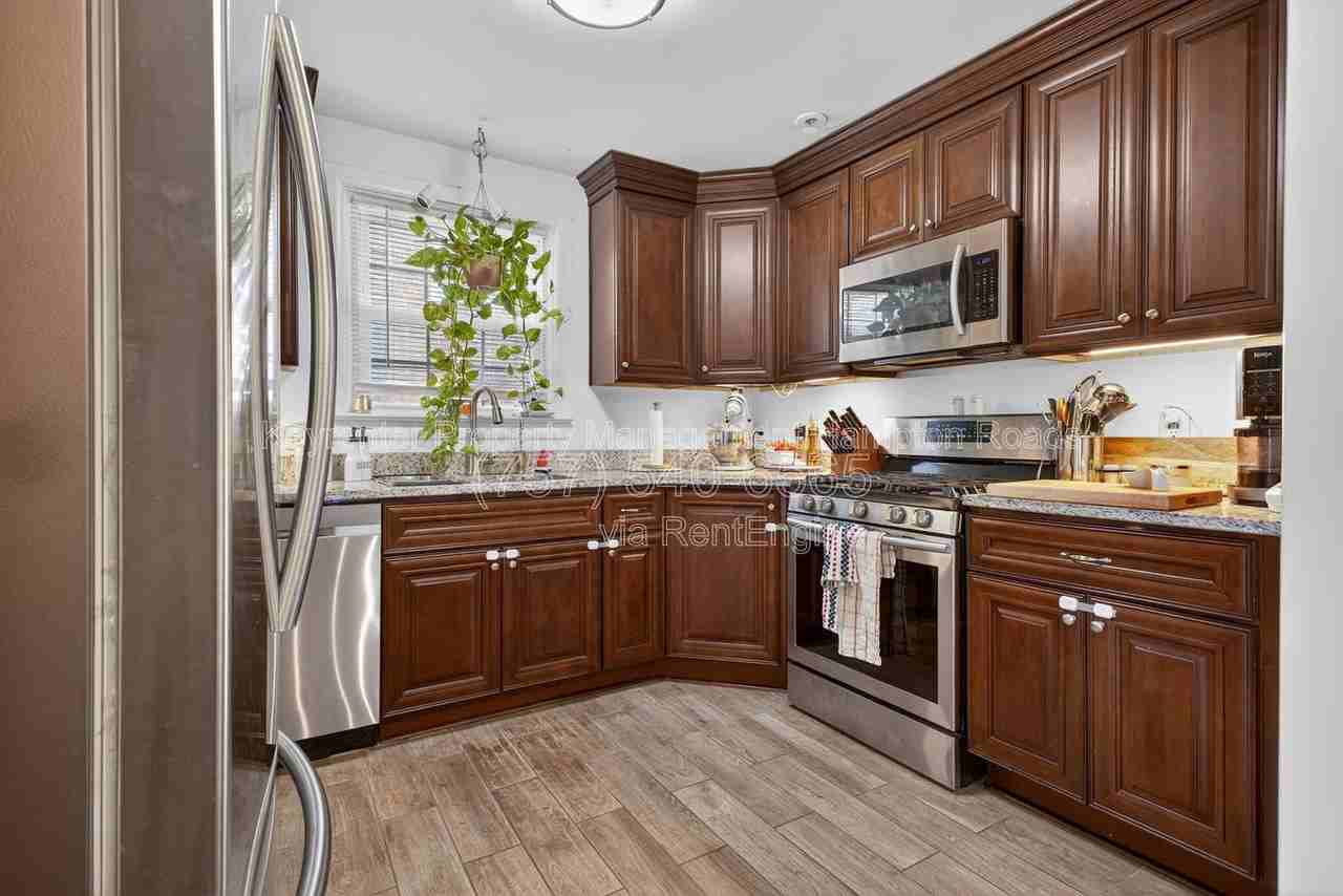 1620 Melrose Pkwy - Photo 7 of 25