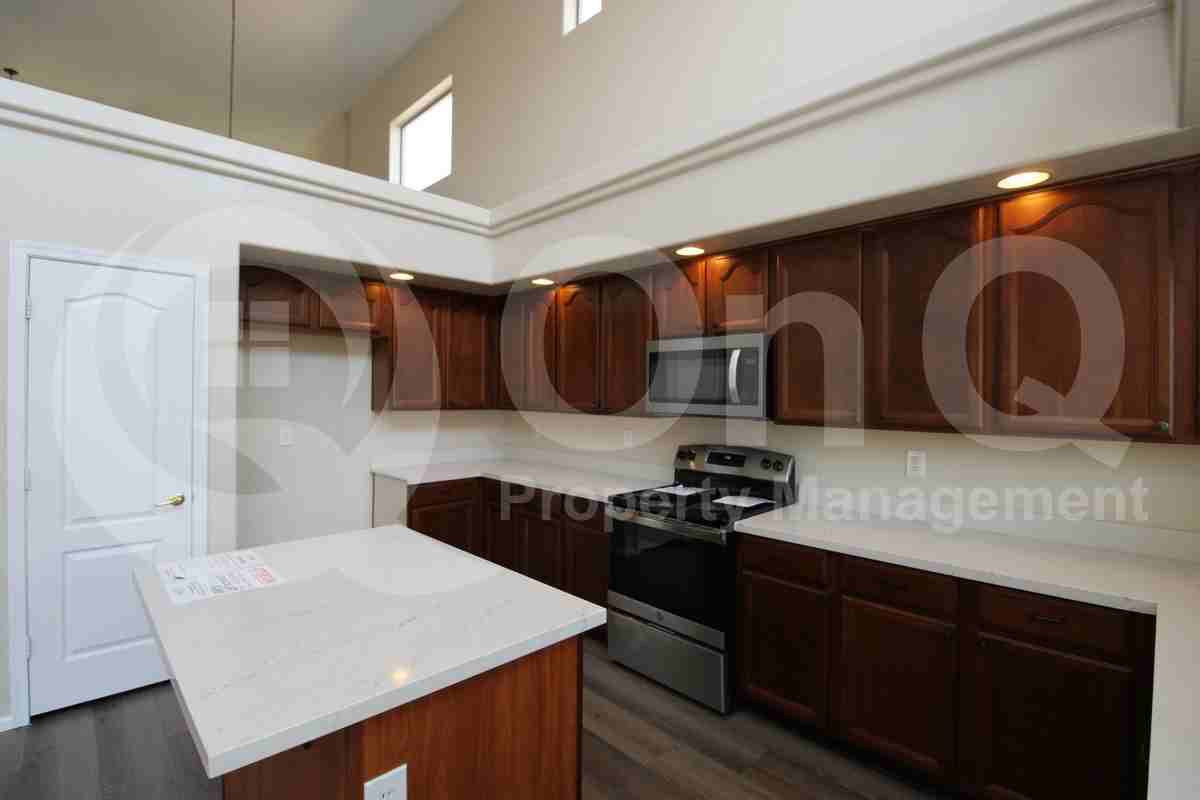 14904 W Cameron Dr - Photo 5 of 27