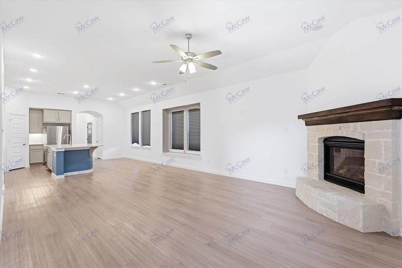 3960 Chesapeake Lane - Photo 4 of 20