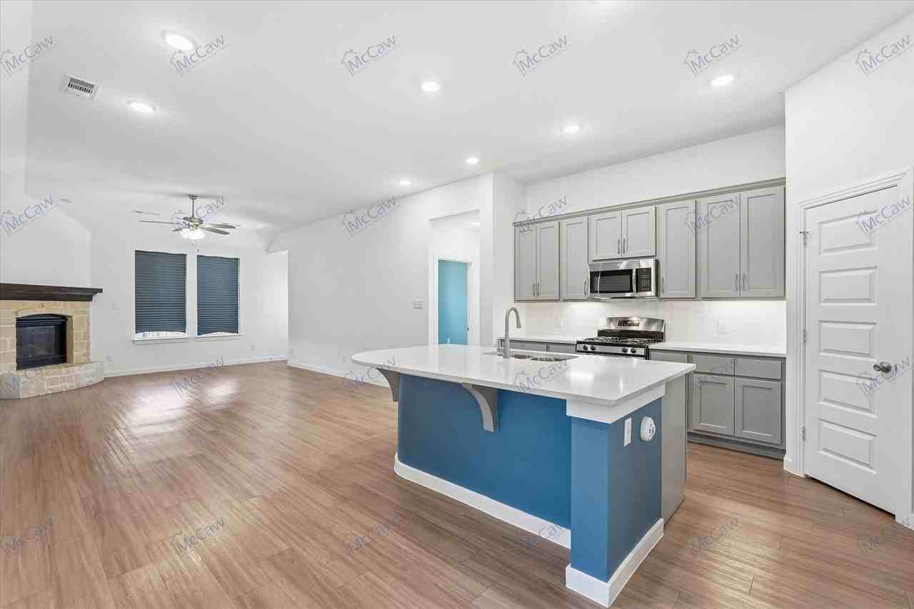 3960 Chesapeake Lane - Photo 5 of 20