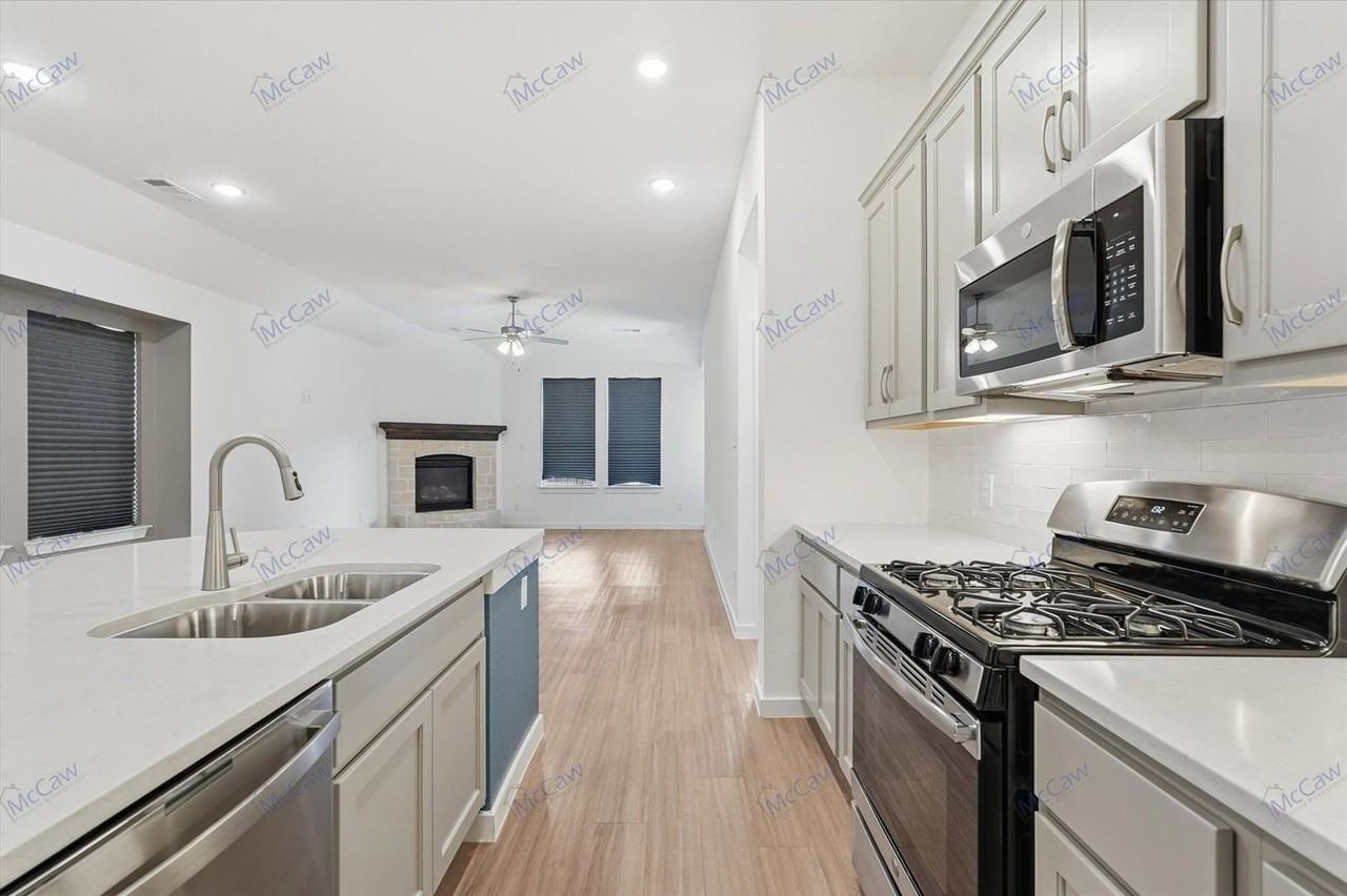 3960 Chesapeake Lane - Photo 7 of 20