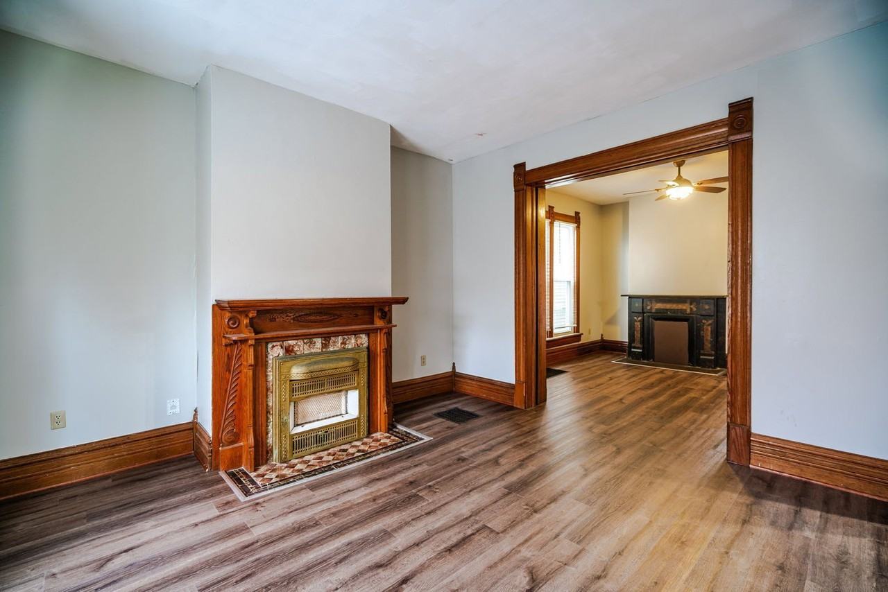 1250 Indianola Ave - Photo 4 of 22