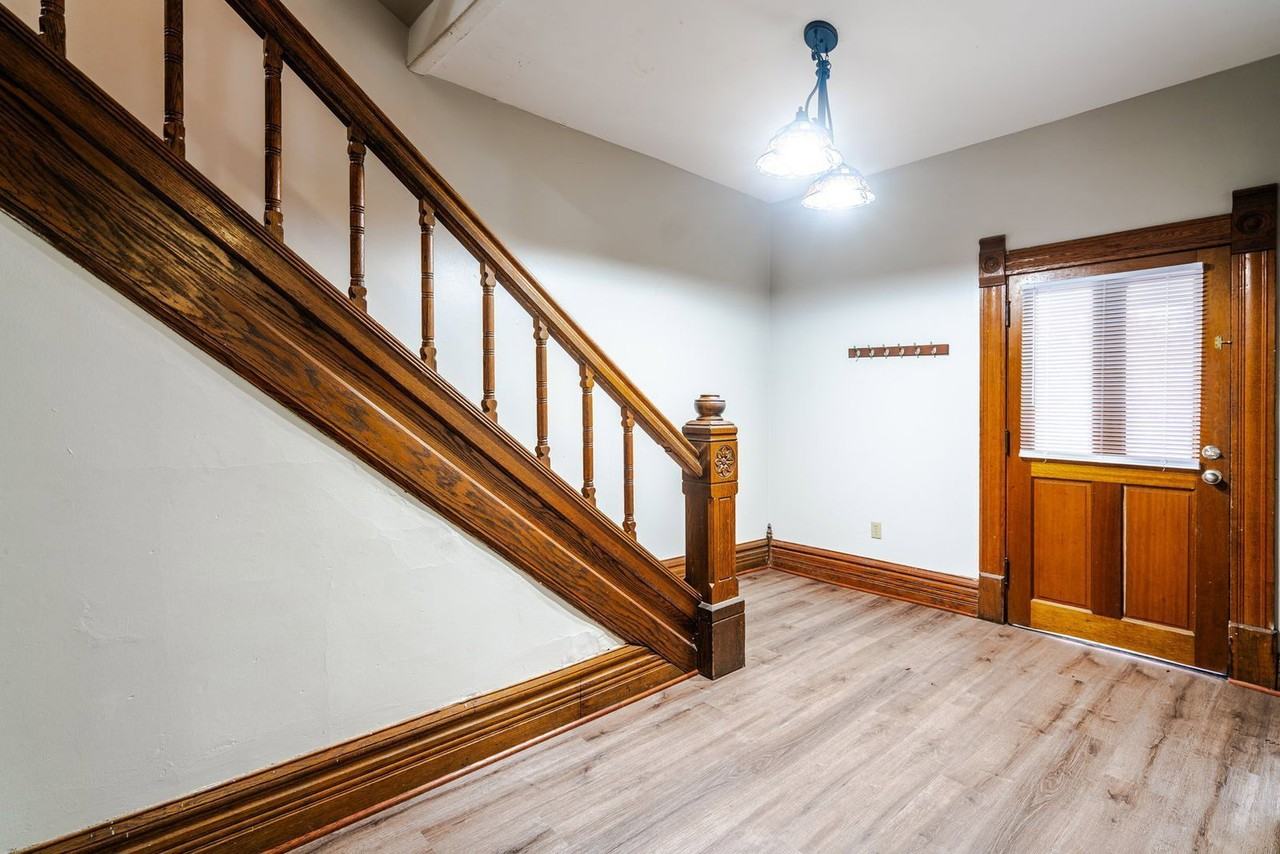 1250 Indianola Ave - Photo 5 of 22