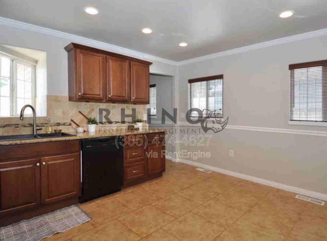 174 Claybourne Avenue South - Photo 6 of 25