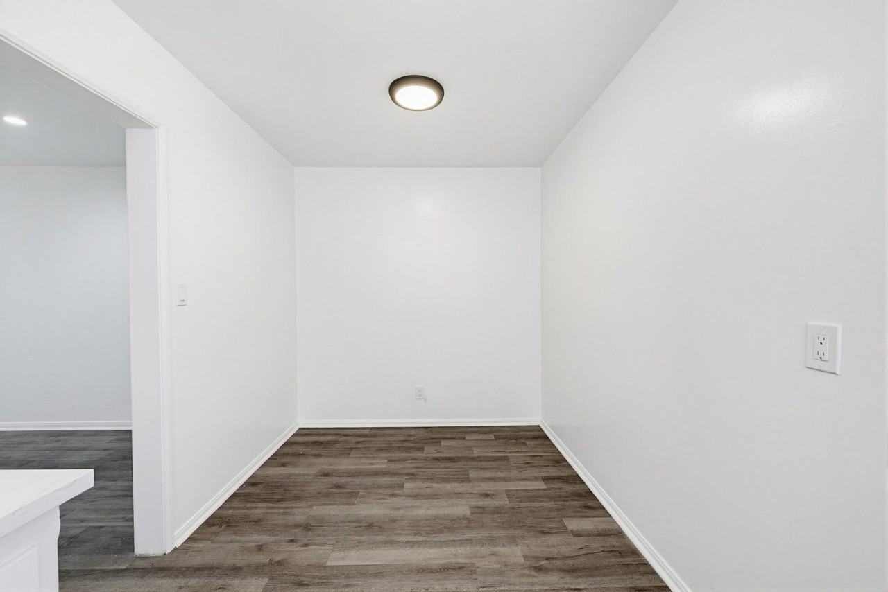 4264 W Broadway #C - Photo 4 of 15