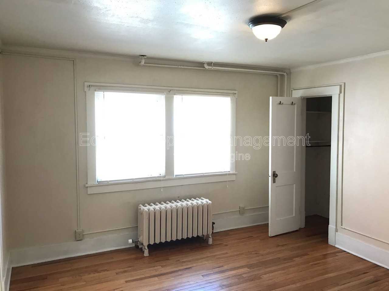 711 2nd St #2 - Photo 7 of 18