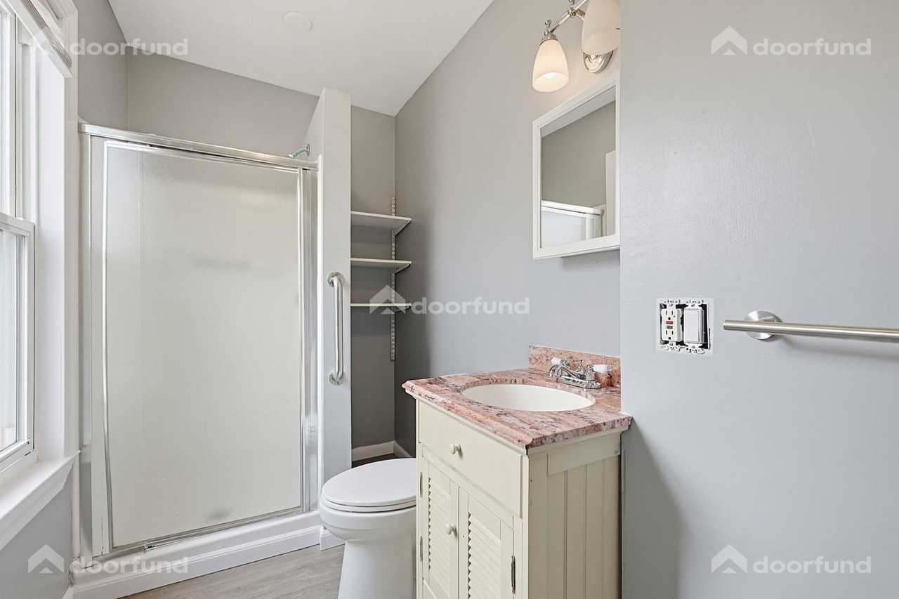 121 Delmont Ave - Photo 5 of 49