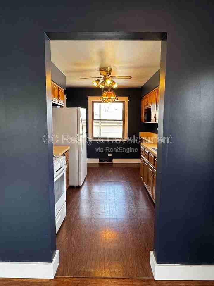 510 N Fairview Ave - Photo 4 of 21