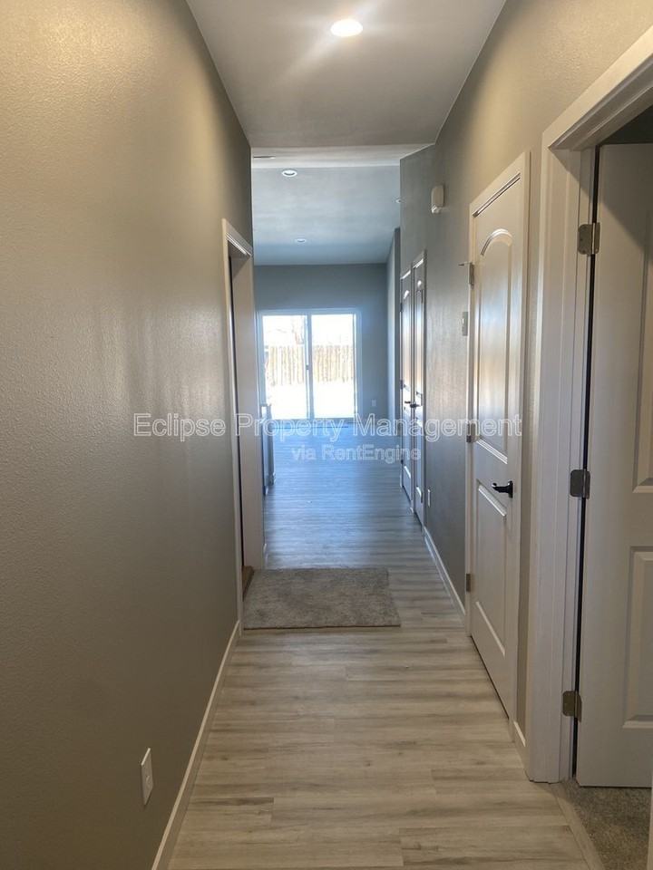 511 Crestone Ave #511 - Photo 2 of 21